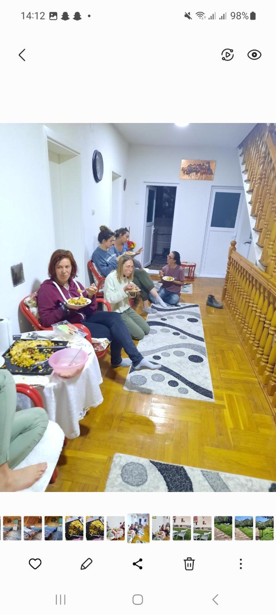 Bus Station Hostel Печ Екстер'єр фото