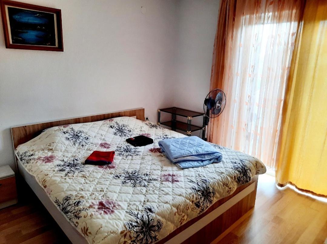 Bus Station Hostel Печ Екстер'єр фото